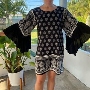 Unique Bell-Sleeved Dress size S